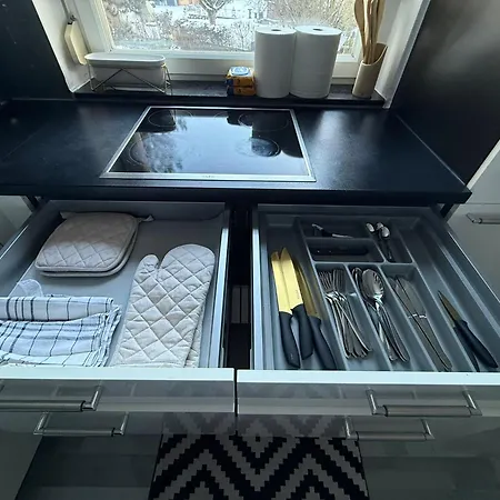 Helle City-wohnung Mit Balkon Nahe Bahnhof Apartman *