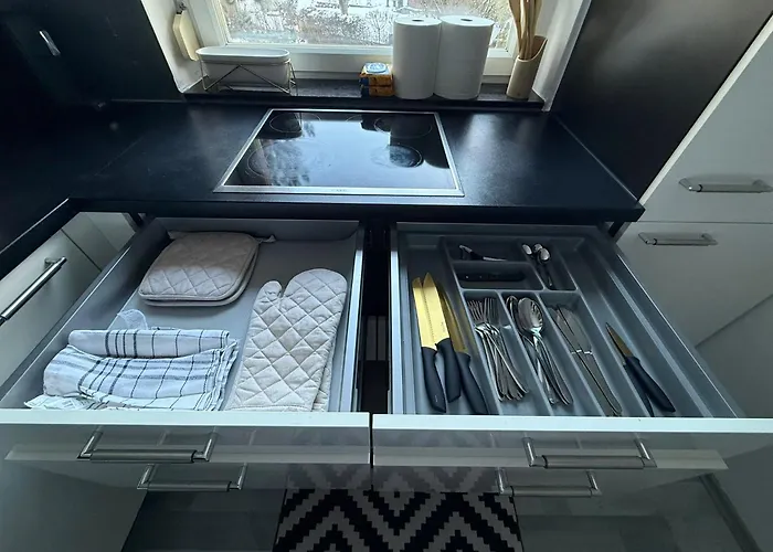 Helle City-wohnung Mit Balkon Nahe Bahnhof Apartman *