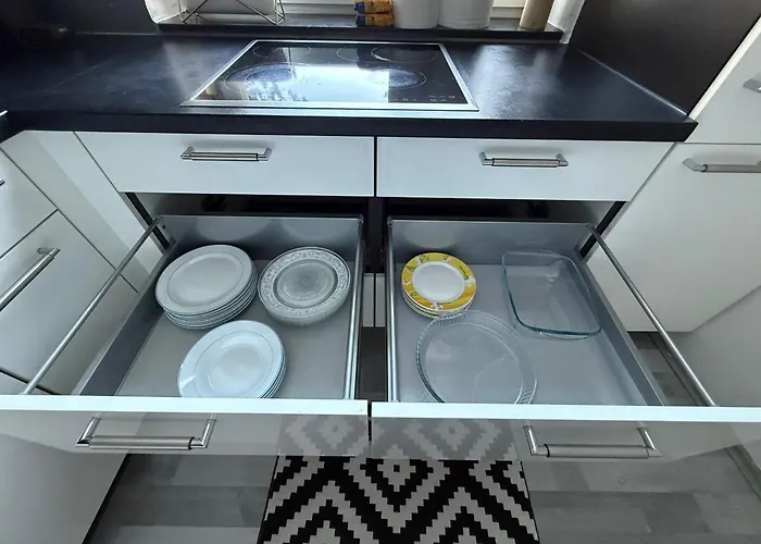 Helle City-wohnung Mit Balkon Nahe Bahnhof Apartman *